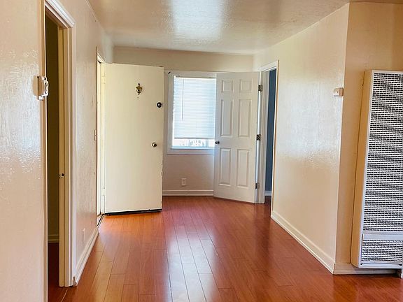 5th image of 1820 California Ave Unit A