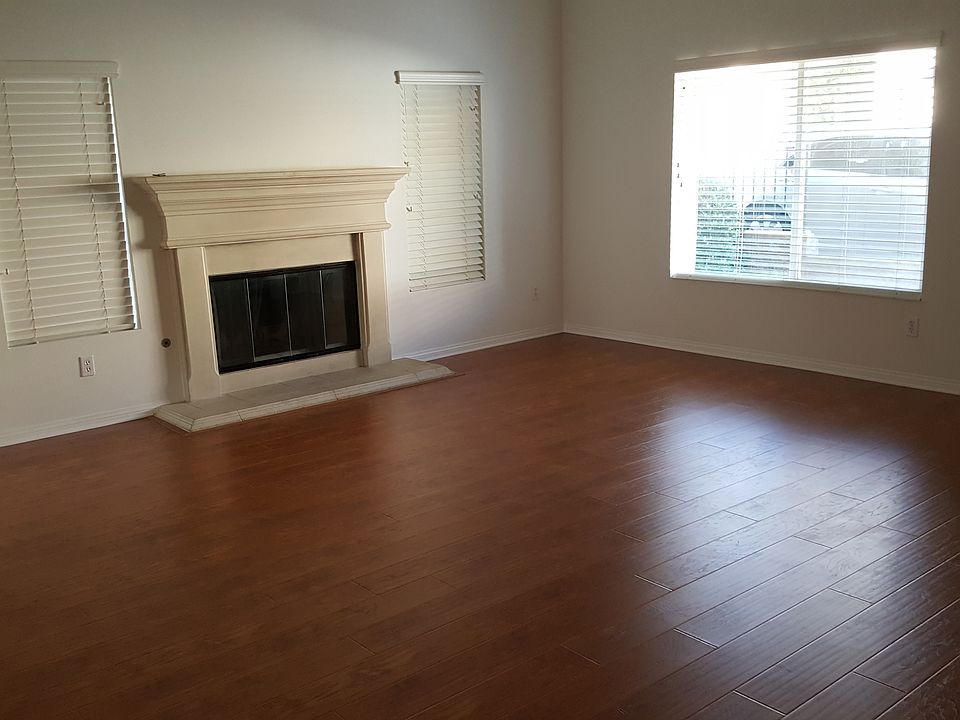 Spacious, new laminate flooring