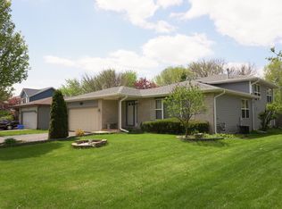 1821 Maroon Bells Ln, Bolingbrook, IL 60490