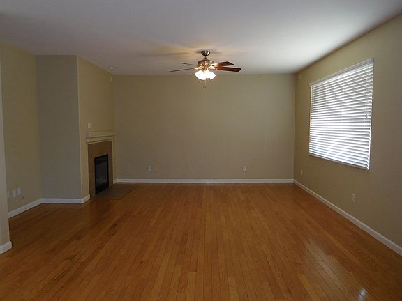 3rd image of 1807 W Picadilly Ln