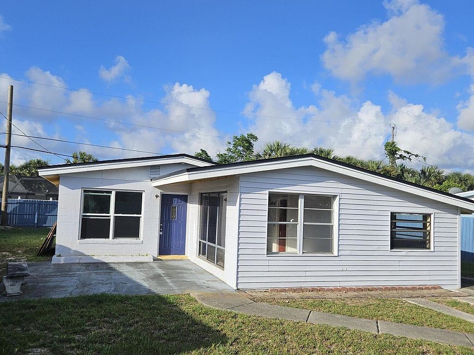 1st image of 122 Essex Dr
