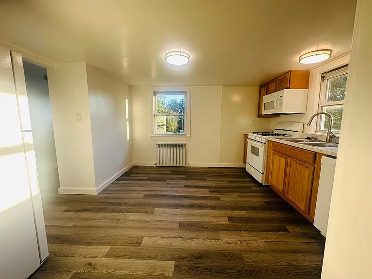 525 Cherry Ln — Photo 17