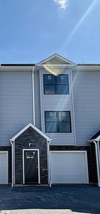 1st image of 550 High St #3