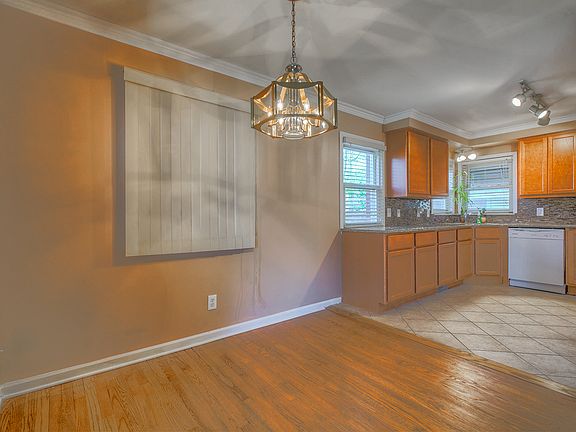 4th image of 29705 Macintyre St