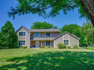 20550 Dexter Ct, Brookfield, WI 53045