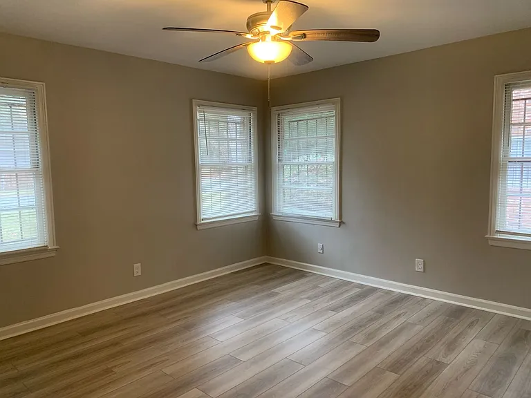 5 Berkley Pl — Photo 8