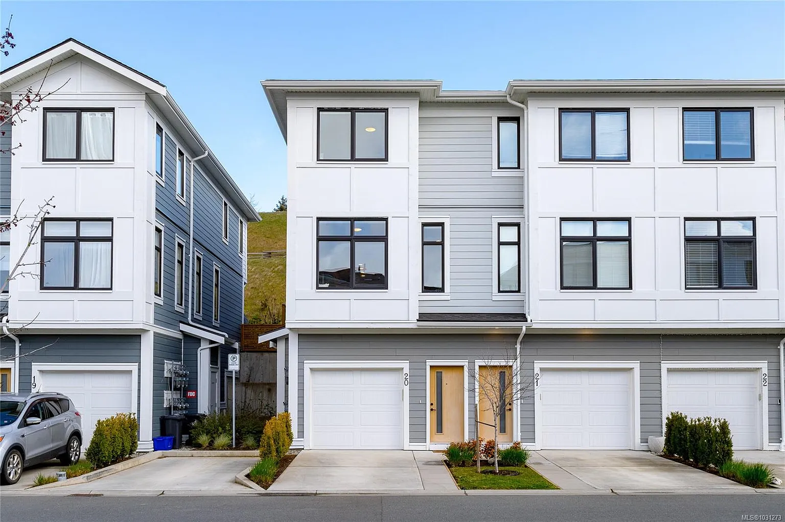 255 Caspian Dr #20 photo 1