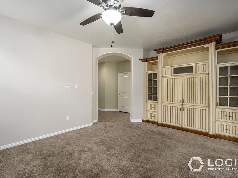 2445 E White Horse Dr — Photo 7