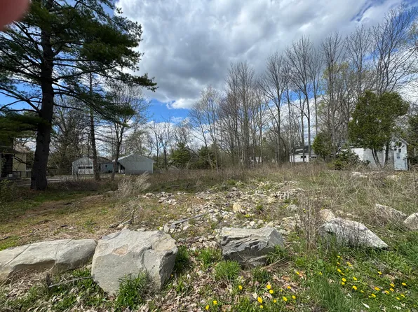 14 Priest Hill Road, Vassalboro, ME 04989