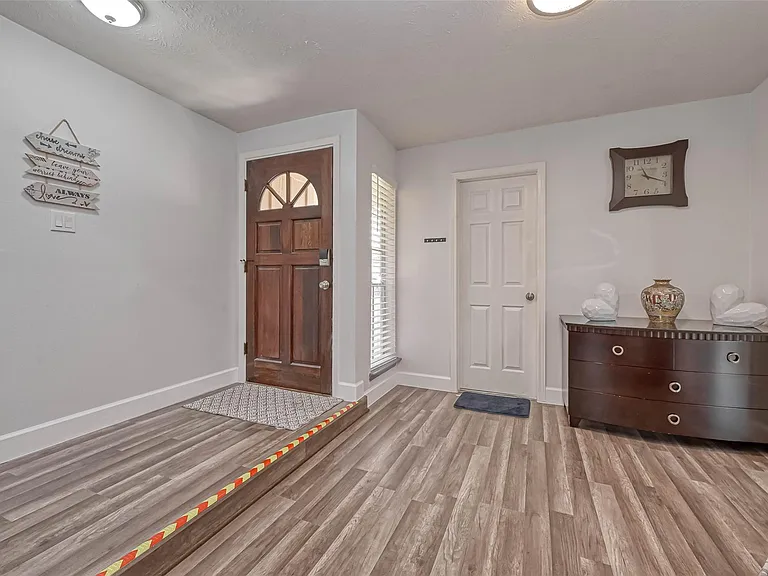 11618 Corona Ln — Photo 32