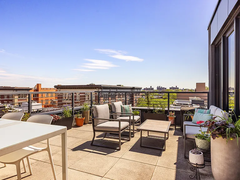 762 Park Pl #Penthouse 1 — Photo 14