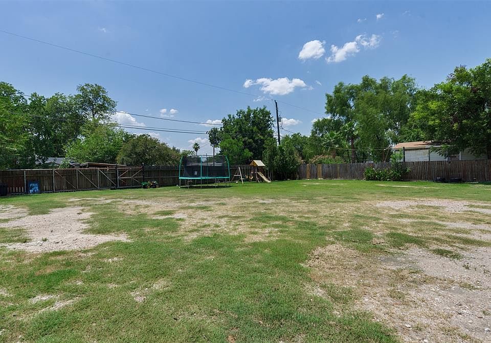 1st image of 3417 Rosemary Ln