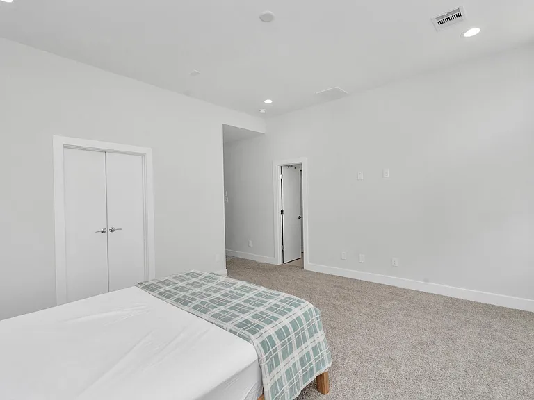 3360 Pinemont Dr — Photo 16