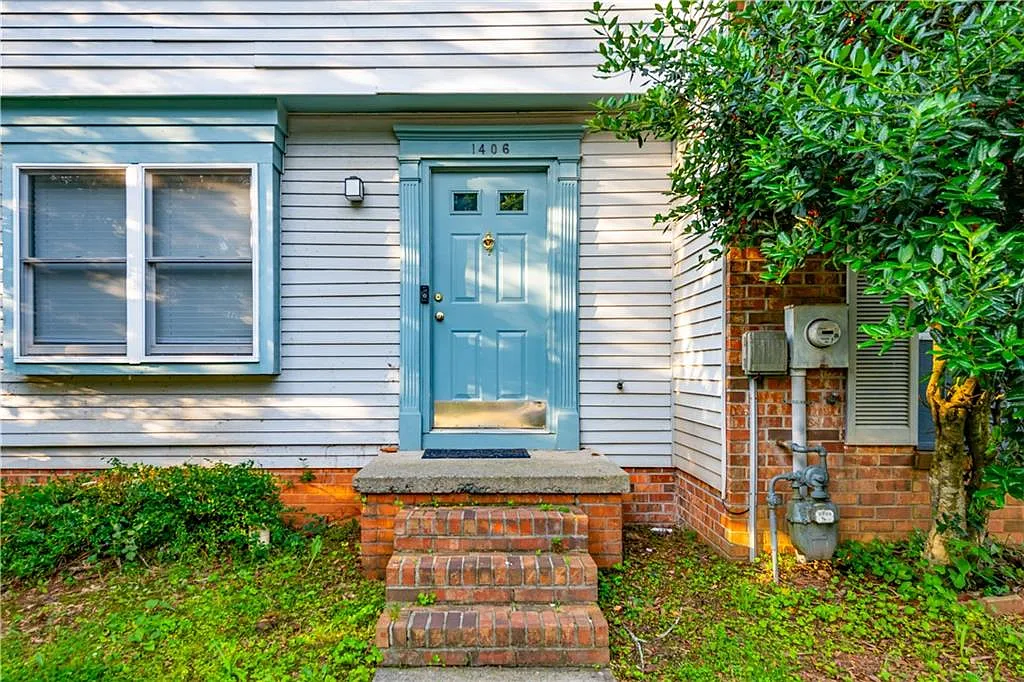 2 bed, 2.5 bath, 1220 sqft, $1,800 — Photo 2