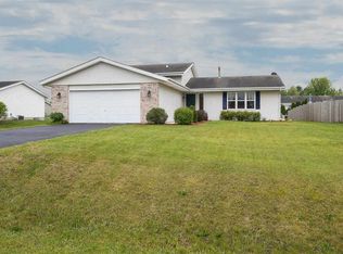 512 Merilot Dr, Roscoe, IL 61073