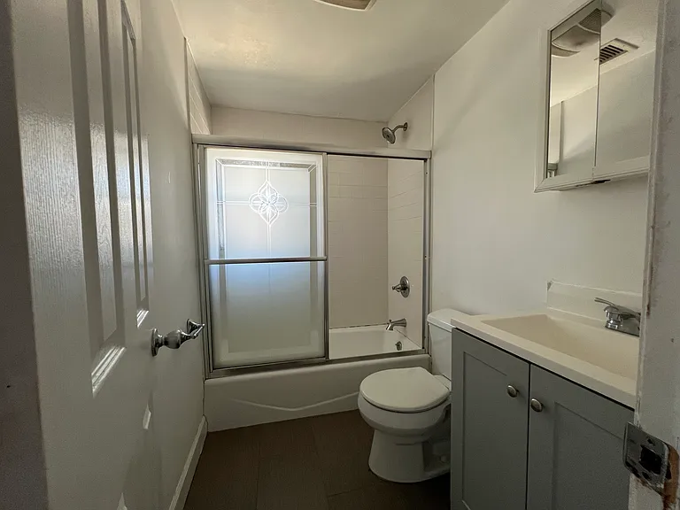 14 Bayville Ave #5 — Photo 7