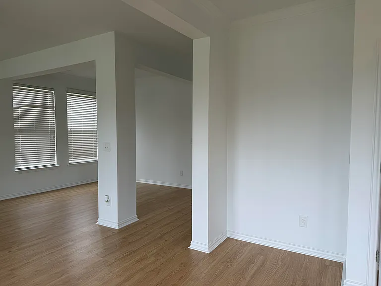 1008 Keeneland Dr — Photo 9