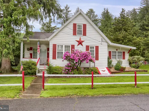 708 Mountain St, Lykens, PA 17048
