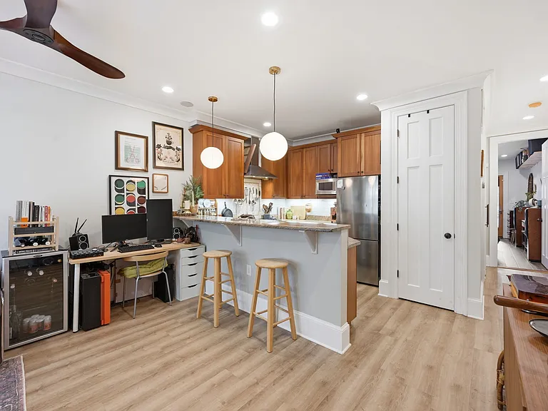330 14th Pl NE #2 — Photo 32