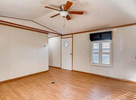 5th image of 2403 Whirlaway Dr