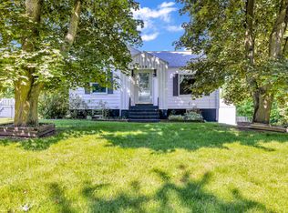 228 Ballard Rd, Jackson, MI 49201