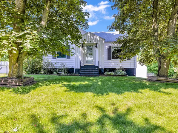 228 Ballard Rd, Jackson, MI 49201