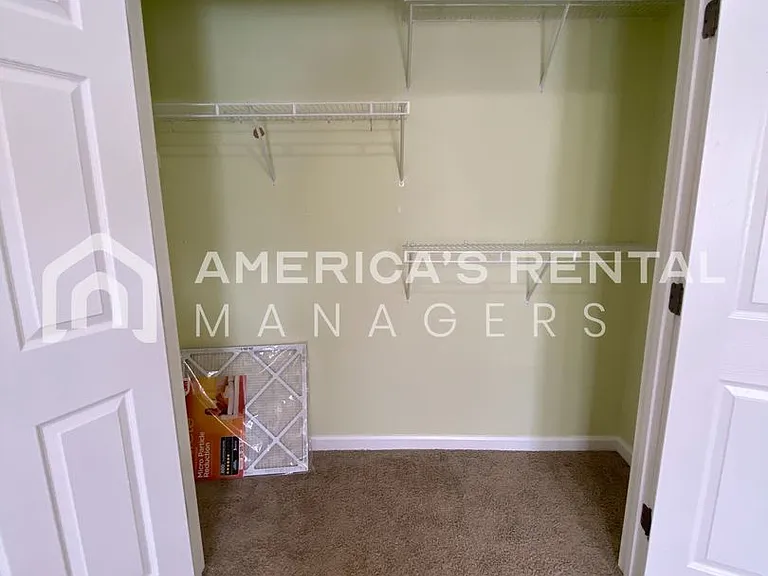 2807 Southwood Ln — Photo 17