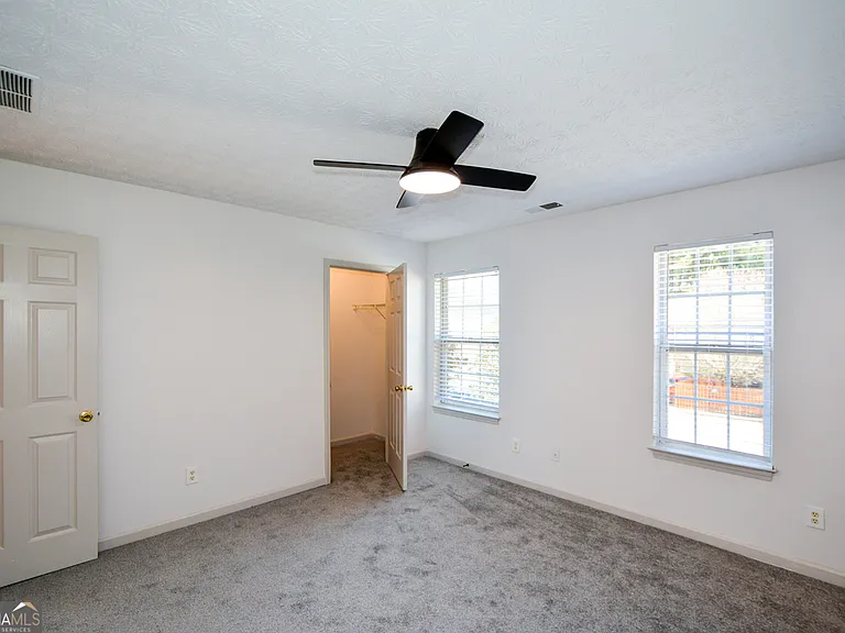 5460 Hampton Ct — Photo 39