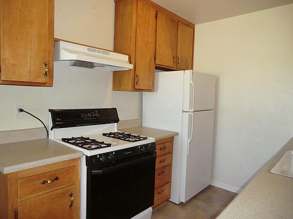 3rd image of 1225 McKinley Dr APT 3