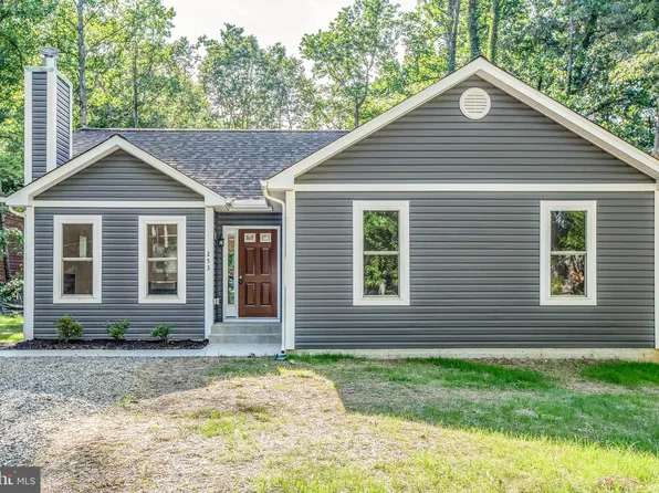 132 Lake Dr, Colonial Beach, VA 22443