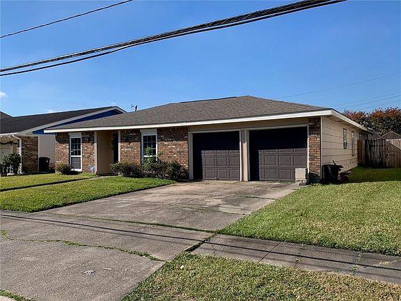 3rd image of 576 Oakwood Dr