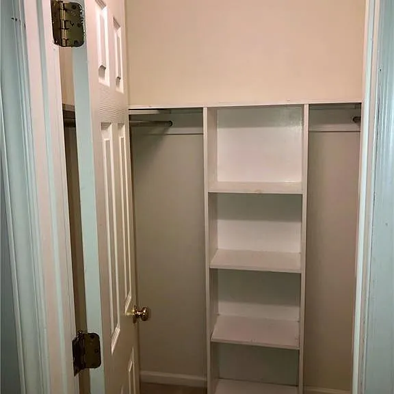 214 English Ct — Photo 5