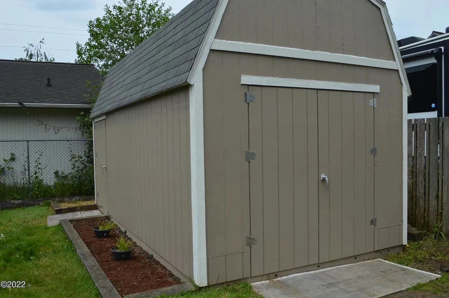 907 NE Grant St — Photo 3