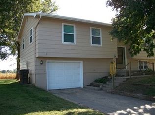 120 Center St, Hamburg, IA 51640