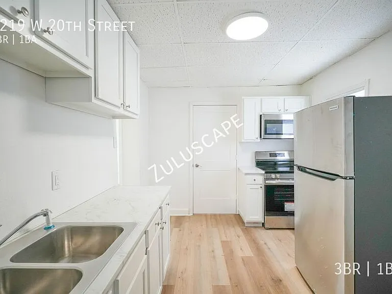 1219 W 20th St — Photo 11