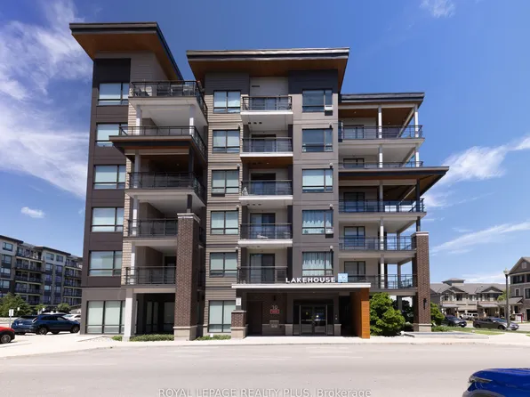 10 Esplanade Ln #207, Grimsby, ON L3M 0H1