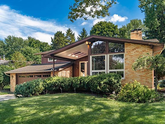 3rd image of 3419 Ridgewood Dr