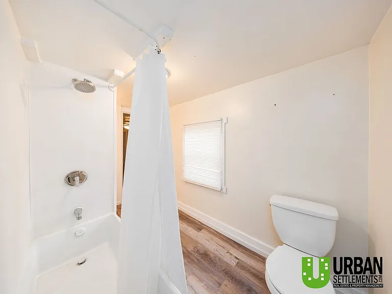 370 E 8th Ave — Photo 8