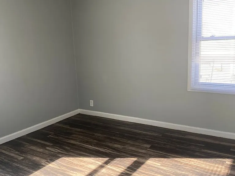 633 Hope Ave — Photo 7
