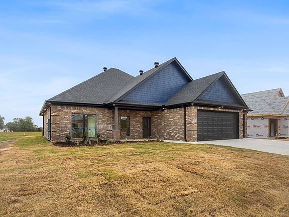 2nd image of 105 Glade Dr