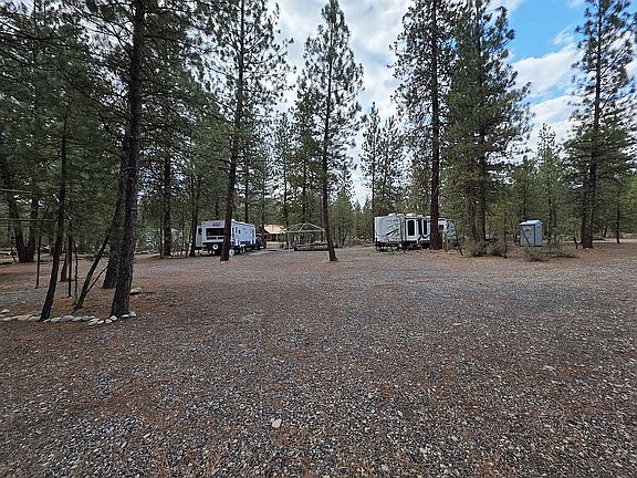 2nd image of 1683 E Abbot Gulch Rd