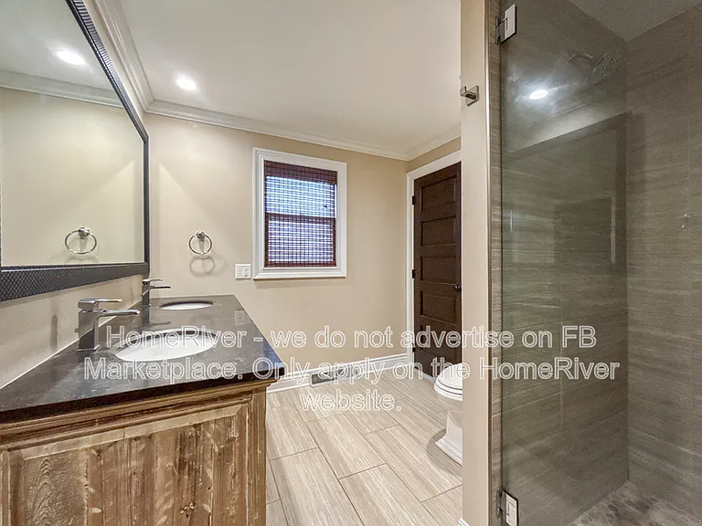 11111 Kings Xing — Photo 10