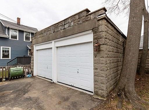 5th image of 338 Belmont St