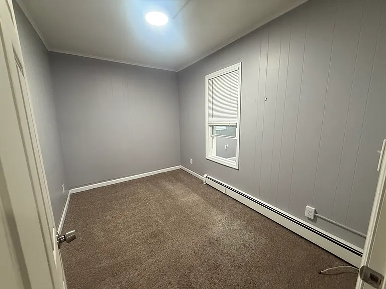 5 Linden Ave #1R — Photo 10