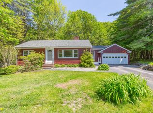 16 Clifton Rd, Falmouth, ME 04105