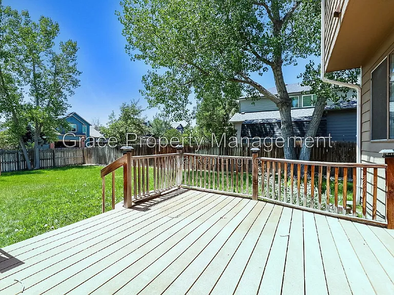 1144 E 12th Ct — Photo 22