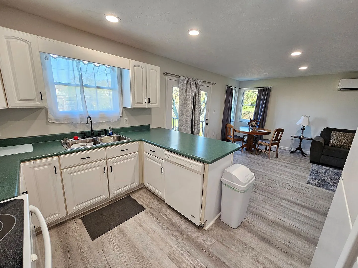 1220 Morningside Circle #1-3 — Photo 4