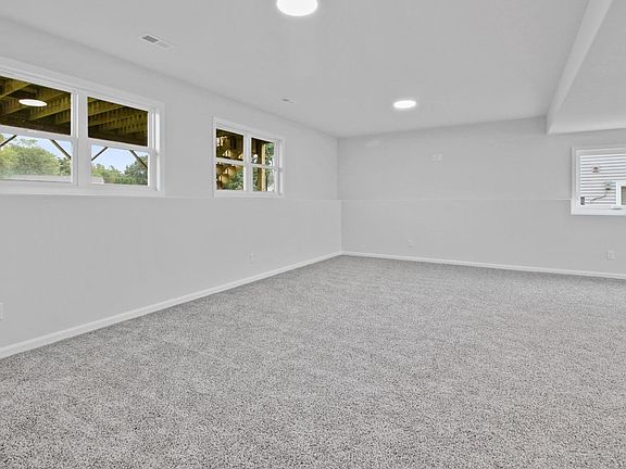 4th image of 163 Aviana Ave