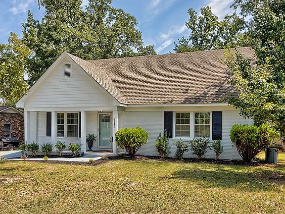 2nd image of 3025 Prestwick Cir