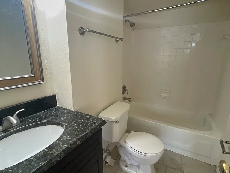 5557 Pershing Ave #305 — Photo 6